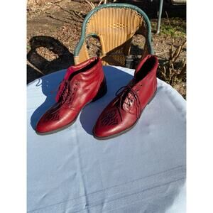 BiARRiTZ Fashions 8.5B  Red Leather Bootie, Made in Chile Black Toe Detail EUC